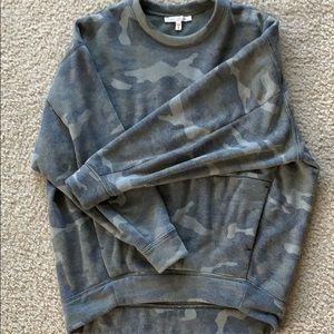 Express Camo Sweatshirt with pockets